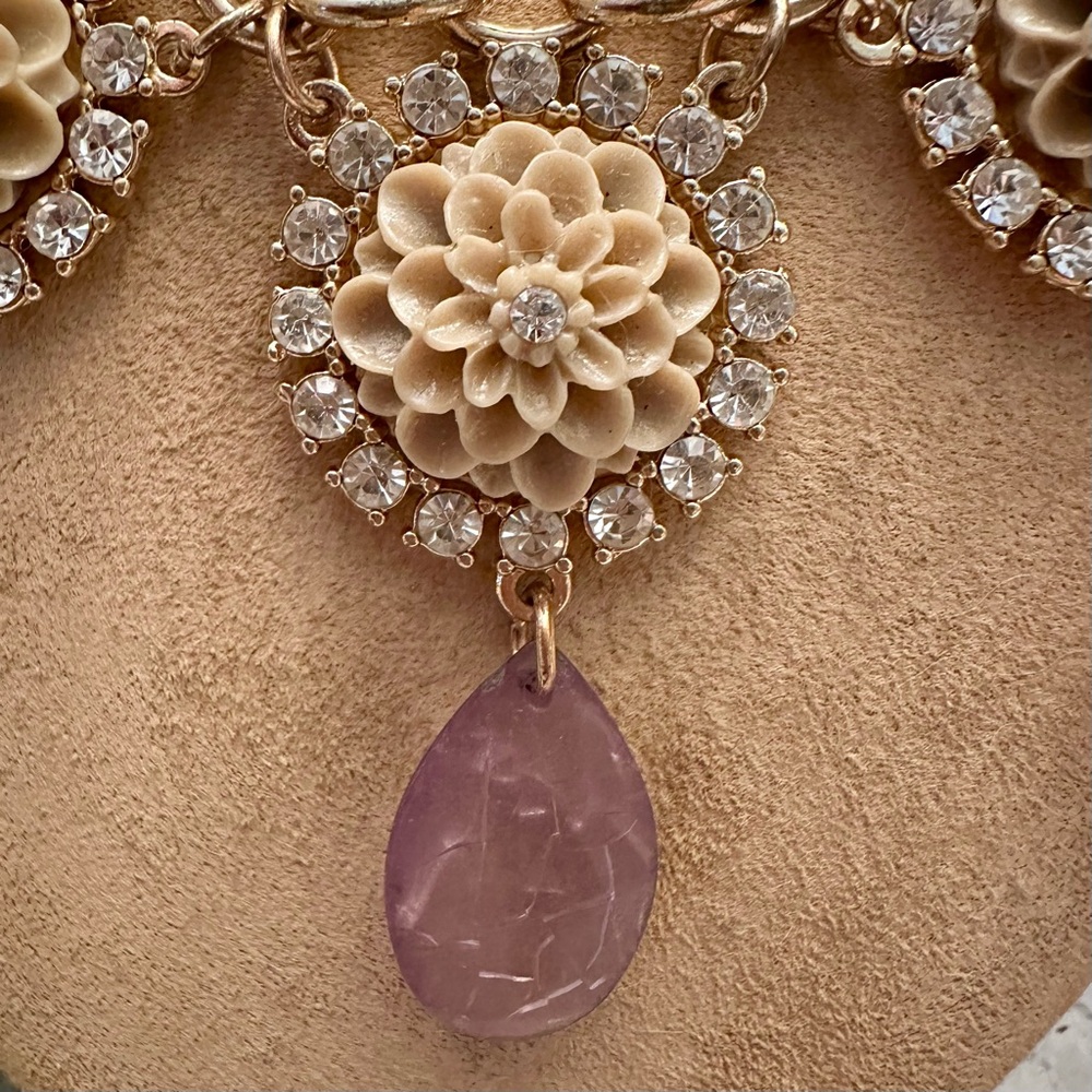 Purple bead floral necklace and bracelet - Picture 4 of 10